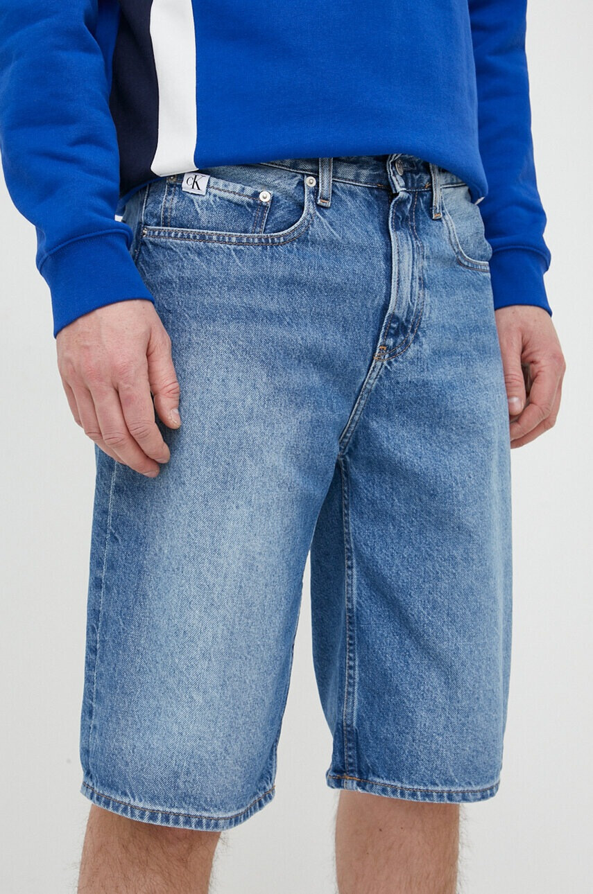 Calvin Klein Jeans Дънкови къси панталони в синьо - Pepit.bg