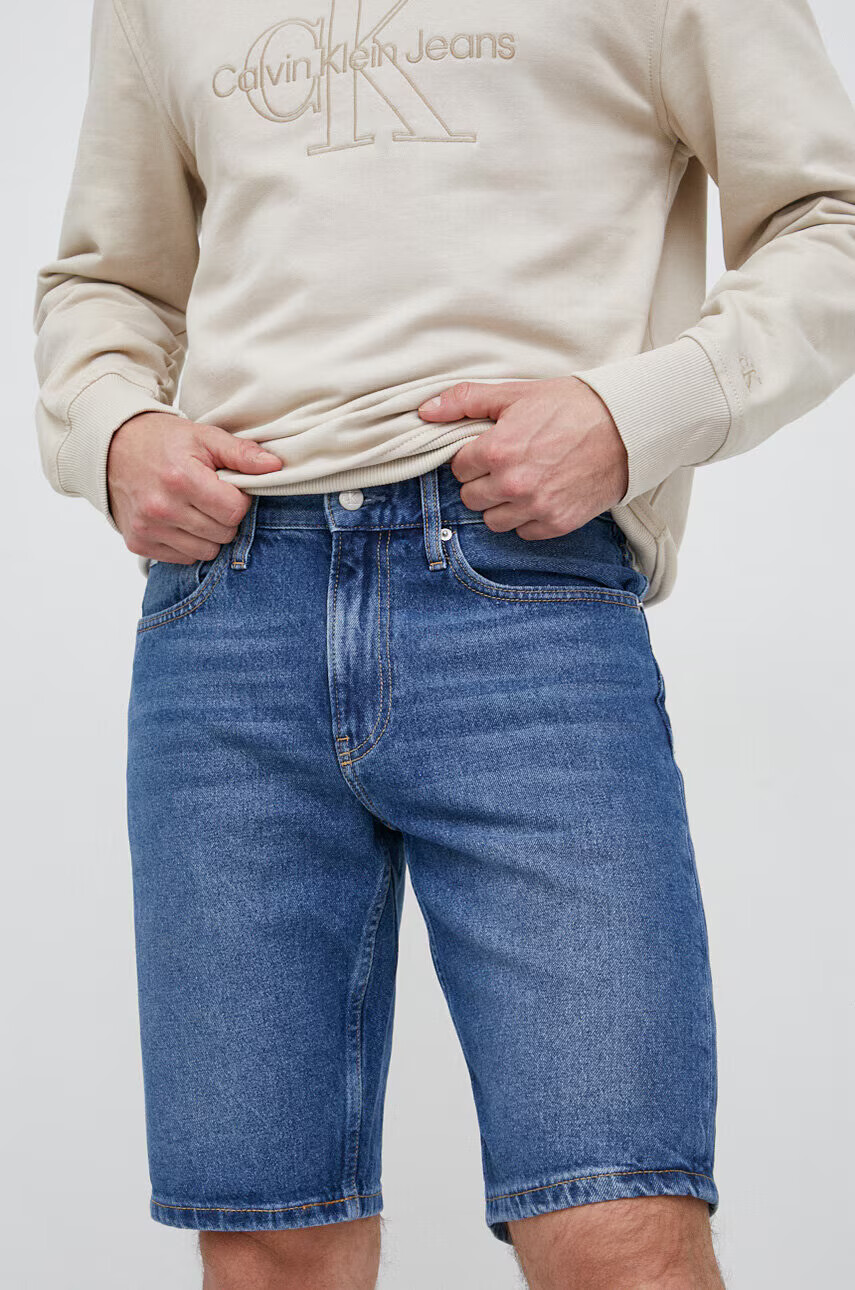 Calvin Klein Jeans Дънкови къси панталони в синьо - Pepit.bg