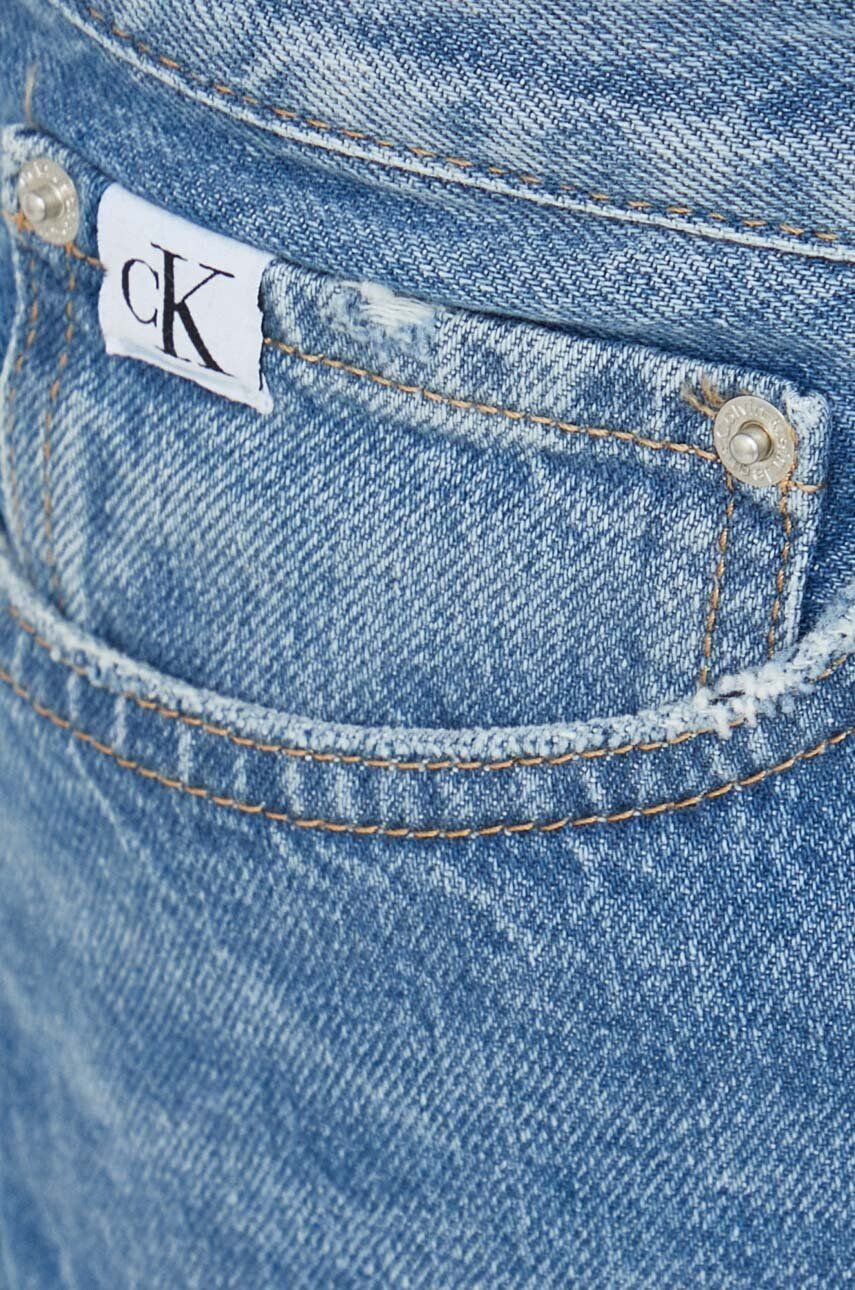 Calvin Klein Jeans Дънкови къси панталони в черно с изчистен дизайн със стандартна талия - Pepit.bg