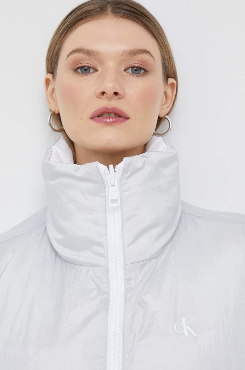 Calvin Klein Jeans Елек дамски в бяло със зимна изолация - Pepit.bg
