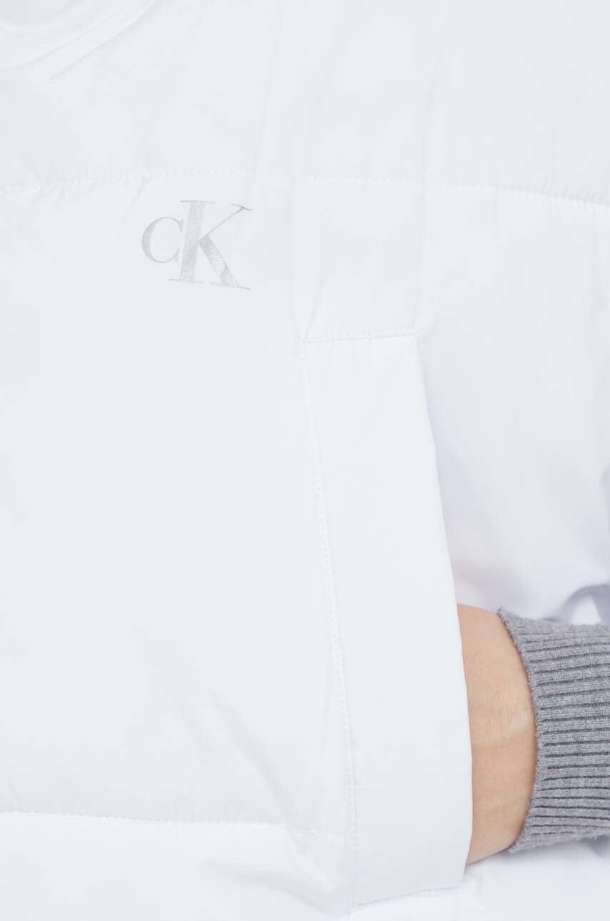 Calvin Klein Jeans Елек дамски в бяло със зимна изолация - Pepit.bg