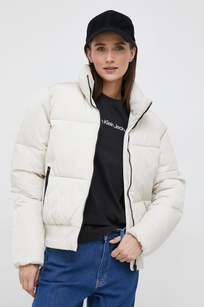 Calvin Klein Jeans Яке в бежово със зимна изолация - Pepit.bg