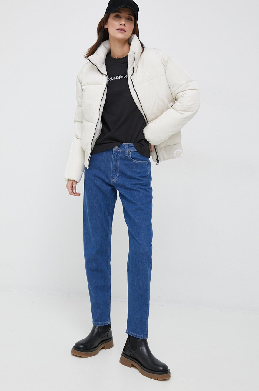 Calvin Klein Jeans Яке в бежово със зимна изолация - Pepit.bg