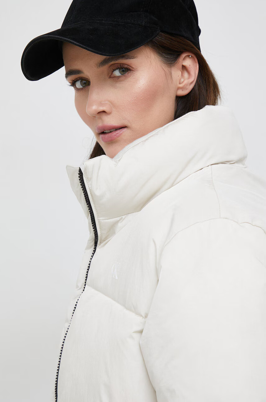 Calvin Klein Jeans Яке в бежово със зимна изолация - Pepit.bg