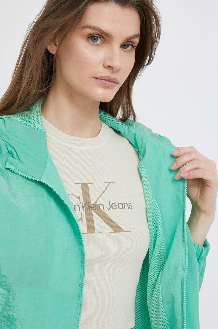 Calvin Klein Jeans Яке в зелено с преходна изолация - Pepit.bg