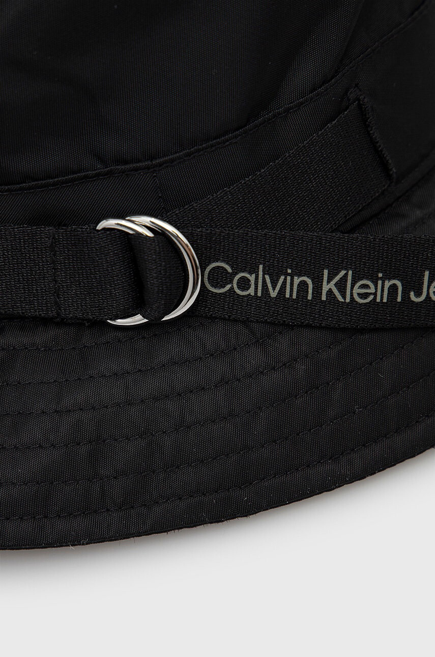 Calvin Klein Jeans Капела в черно - Pepit.bg