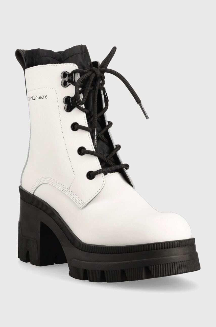 Calvin Klein Jeans Кожени боти Chunky Heeled Boot Laceup в бяло с висок ток - Pepit.bg