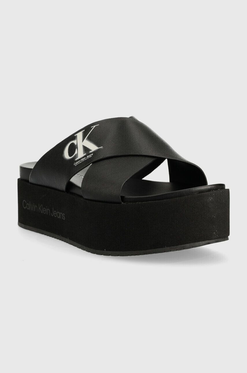 Calvin Klein Jeans Кожени чехли FLATFORM CRISSX OVERSIZED BRAND в черно с платформа YW0YW00964 - Pepit.bg