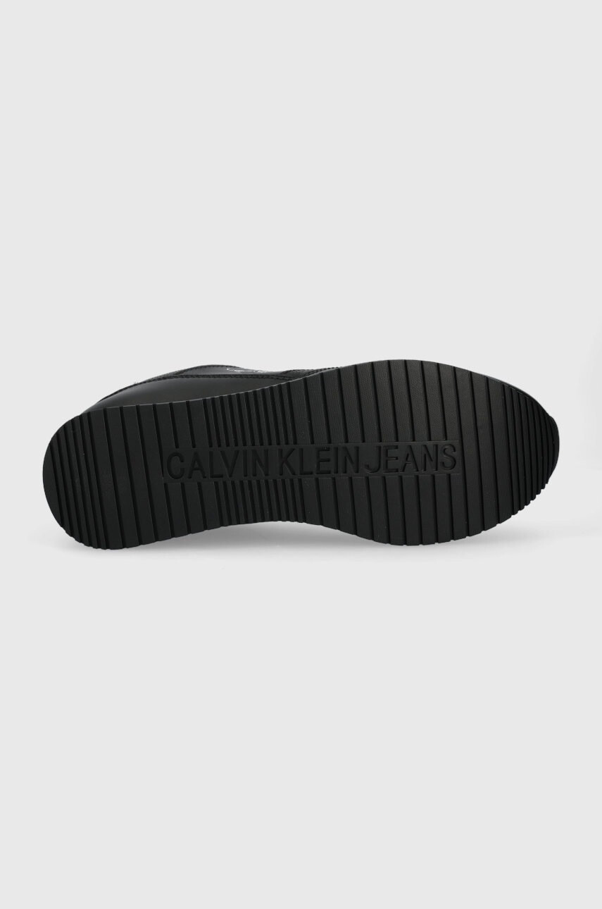 Calvin Klein Jeans Кожени маратонки YM0YM00581 RETRO RUNNER LTH-PU MONO PATCH в черно - Pepit.bg