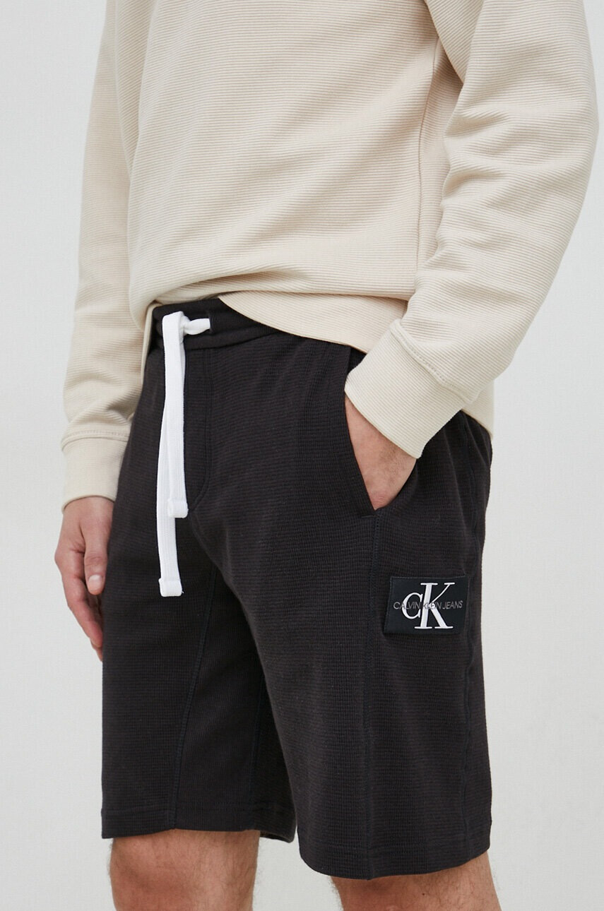 Calvin Klein Jeans Къс панталон в черно - Pepit.bg