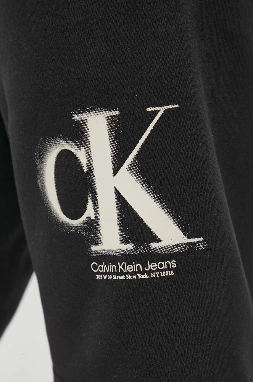 Calvin Klein Jeans Къс панталон в черно - Pepit.bg