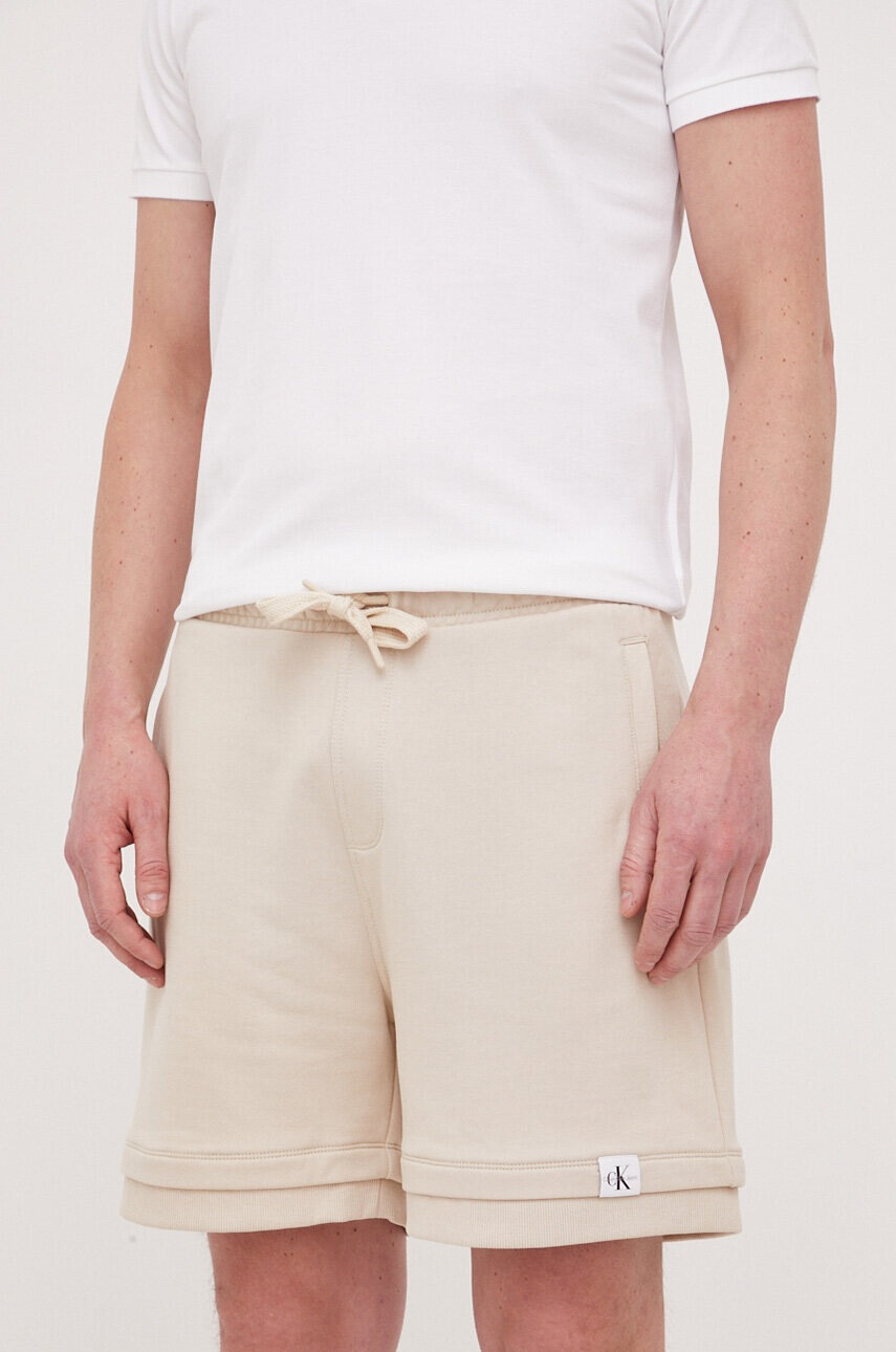 Calvin Klein Jeans Къс панталон в бежово - Pepit.bg