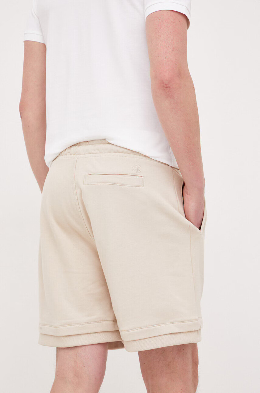Calvin Klein Jeans Къс панталон в бежово - Pepit.bg