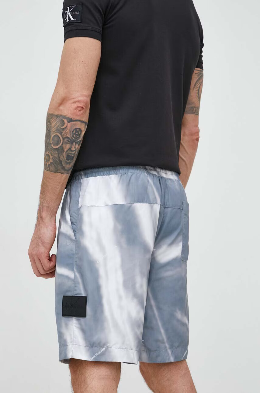 Calvin Klein Jeans Къс панталон в сиво - Pepit.bg