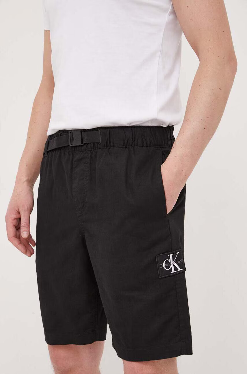 Calvin Klein Jeans Къс панталон с лен в черно - Pepit.bg