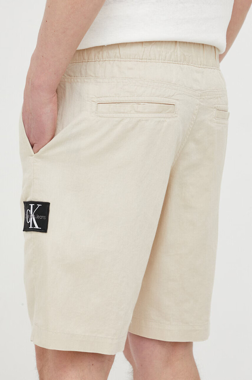 Calvin Klein Jeans Къс панталон с лен в бежово - Pepit.bg
