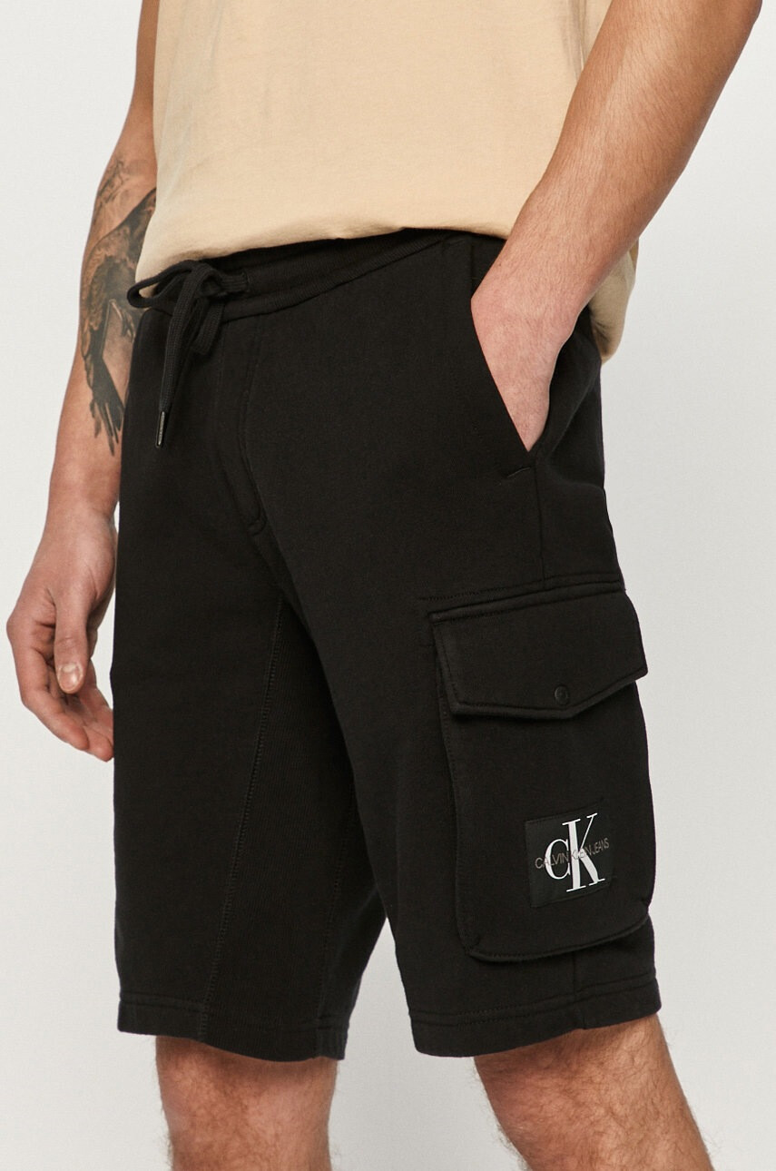 Calvin Klein Jeans Къс панталон мъжки в черно - Pepit.bg