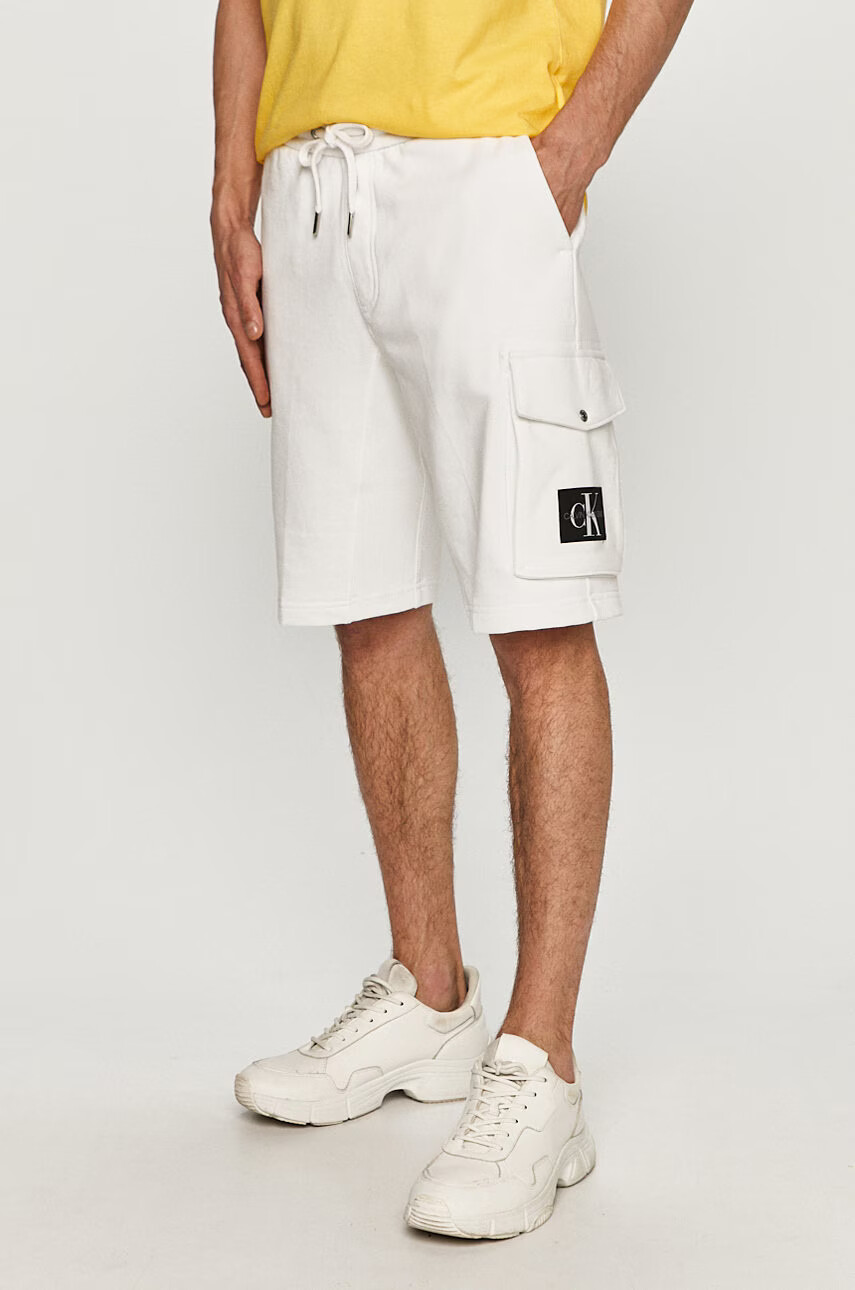Calvin Klein Jeans Къс панталон мъжки в бяло - Pepit.bg