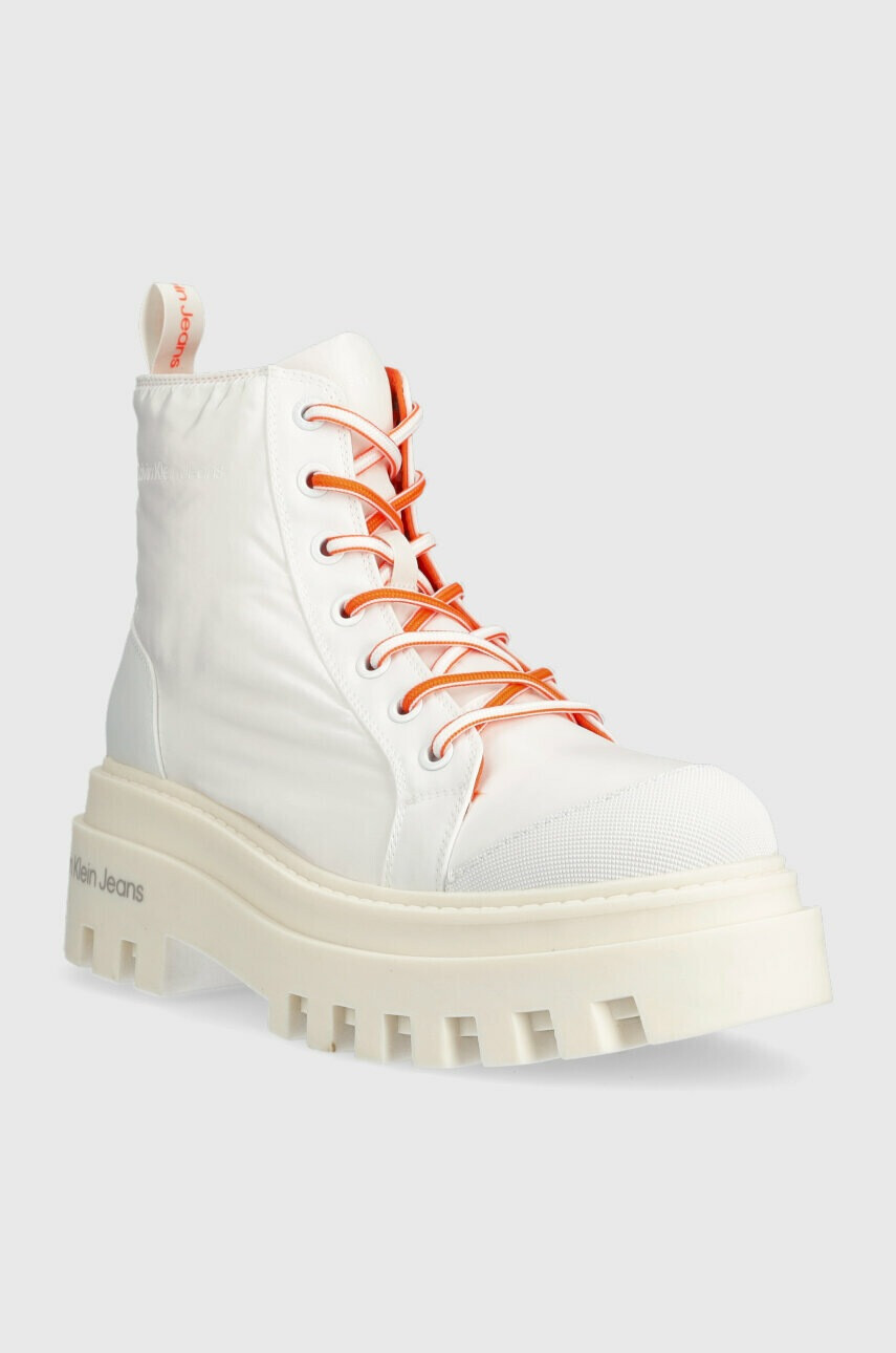 Calvin Klein Jeans Кубинки TOOTHY COMBAT BOOT SOFTNY в бяло с платформа YW0YW00948 - Pepit.bg