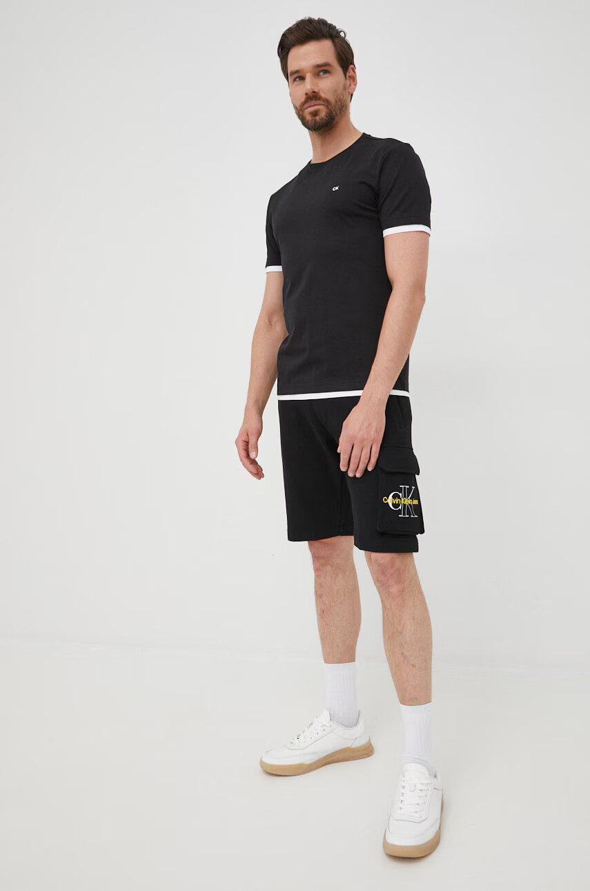 Calvin Klein Jeans Памучен къс панталон в черно - Pepit.bg