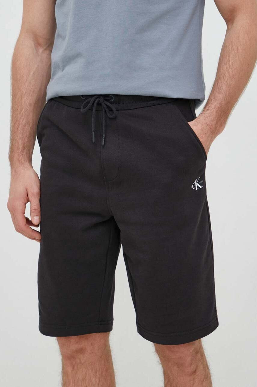 Calvin Klein Jeans Памучен къс панталон в черно - Pepit.bg