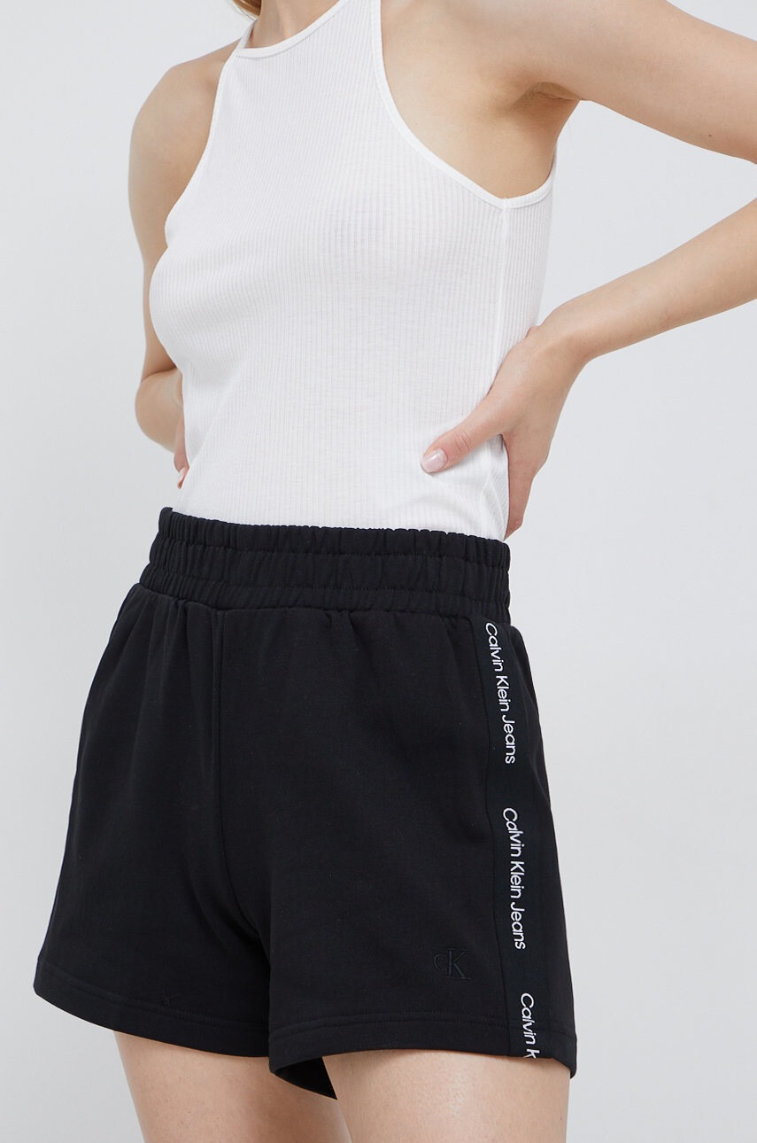 Calvin Klein Jeans Памучен къс панталон - Pepit.bg