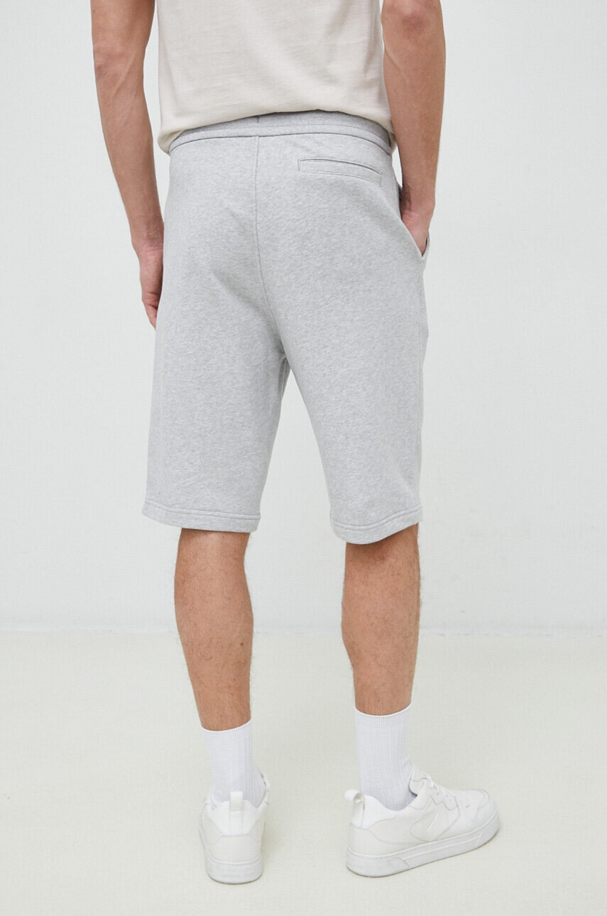 Calvin Klein Jeans Памучен къс панталон в сиво - Pepit.bg