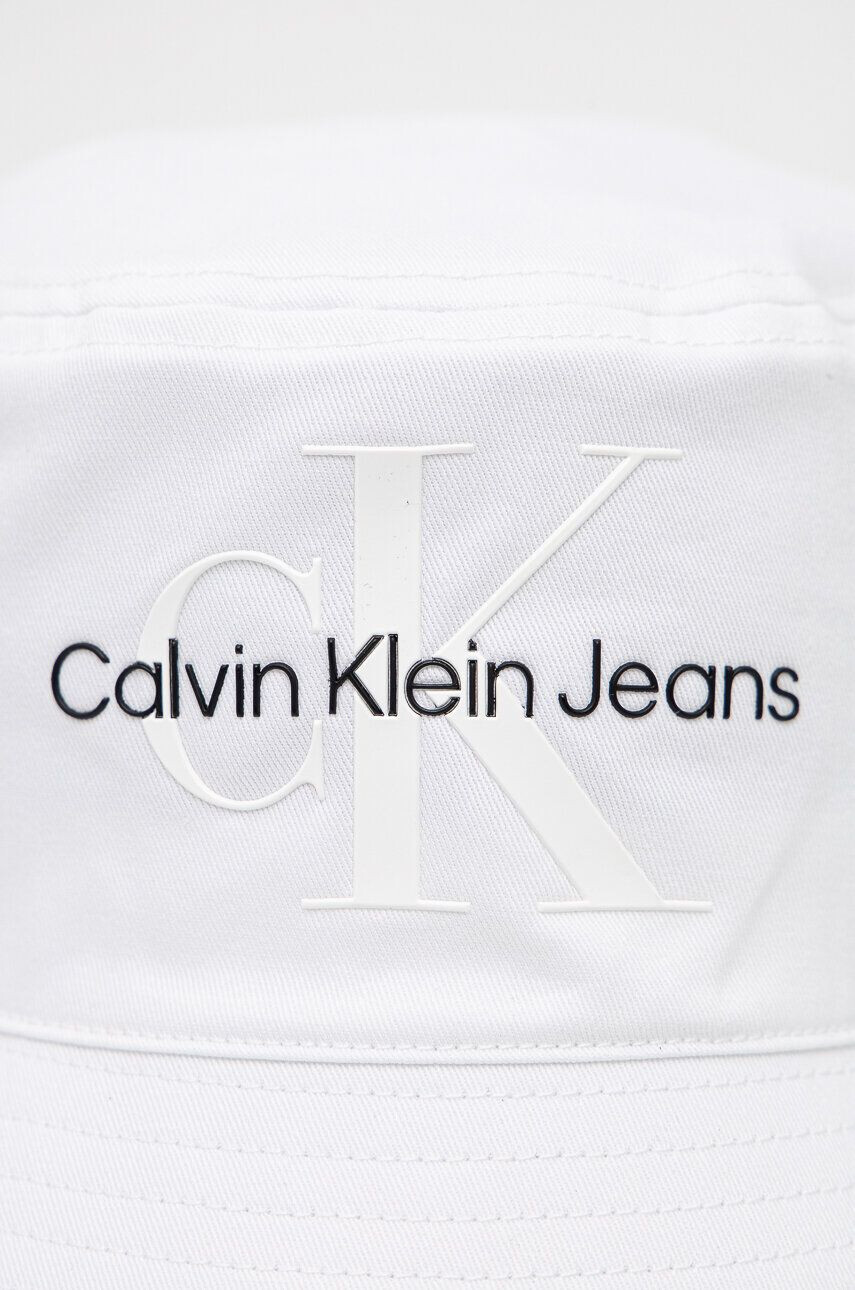 Calvin Klein Jeans Памучна капела В бяло от памук - Pepit.bg