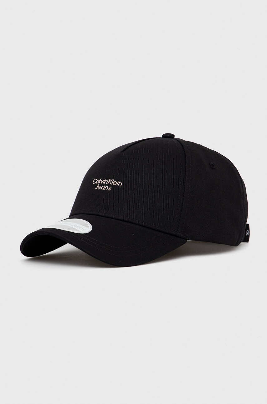 Calvin Klein Jeans Памучна шапка - Pepit.bg