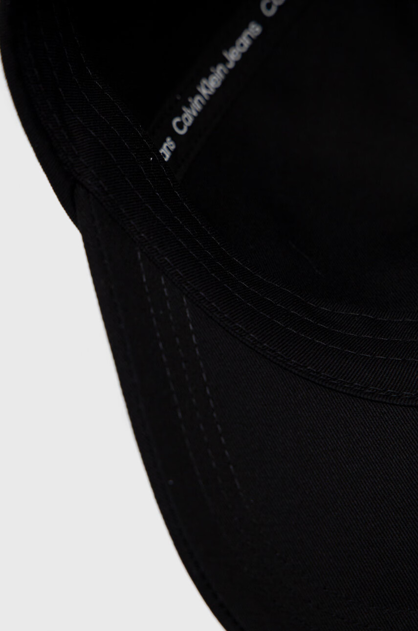 Calvin Klein Jeans Памучна шапка - Pepit.bg