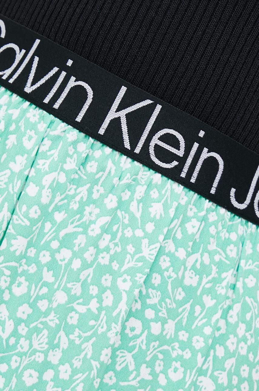 Calvin Klein Jeans Пола в зелено къс модел разкроен модел - Pepit.bg