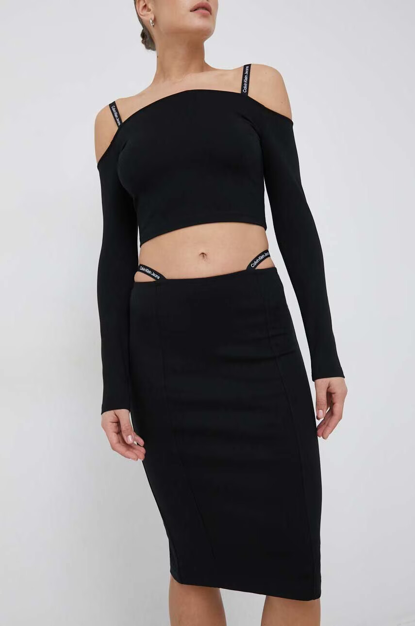 Calvin Klein Jeans Пола в черно къс модел с кройка тип молив - Pepit.bg