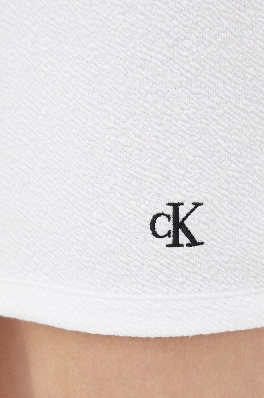 Calvin Klein Jeans Пола в бяло къс модел с кройка тип молив - Pepit.bg