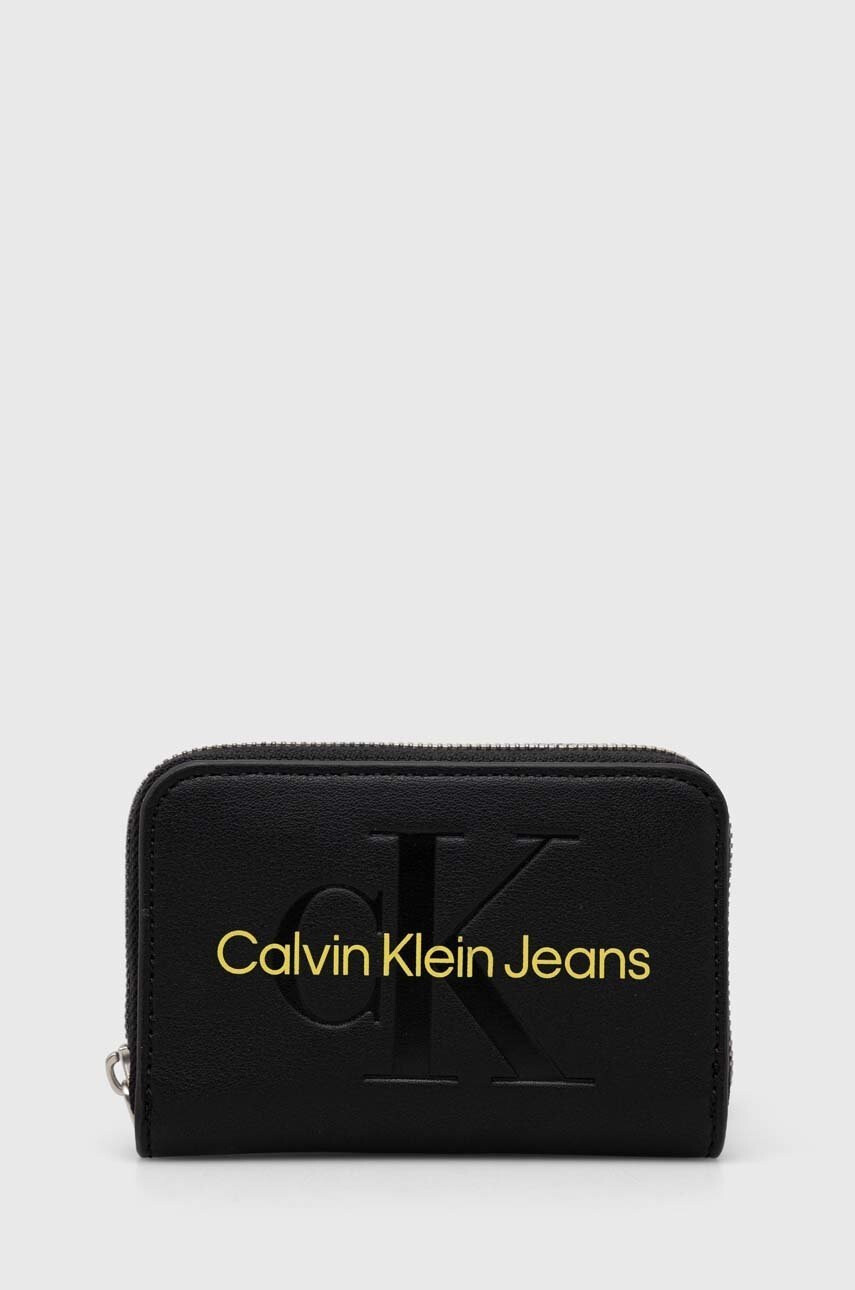 Calvin Klein Jeans Портмоне дамски в бяло - Pepit.bg