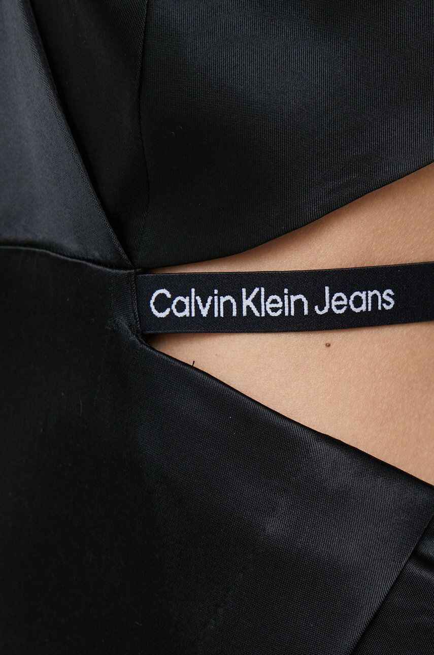 Calvin Klein Jeans Рокля в черно къс модел разкроен модел - Pepit.bg