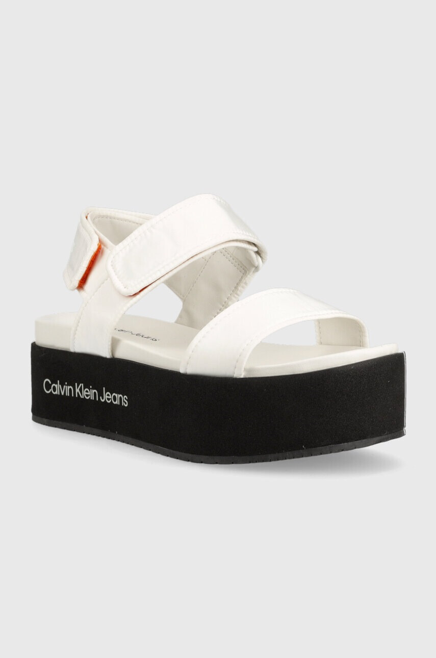 Calvin Klein Jeans Сандали FLATFORM SANDAL SOFTNY в бяло с платформа YW0YW00965 - Pepit.bg