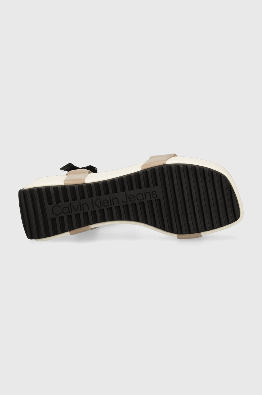 Calvin Klein Jeans Сандали WEDGE BLCOK SANDAL SATIN/HW в бяло с платформа YW0YW00980 - Pepit.bg