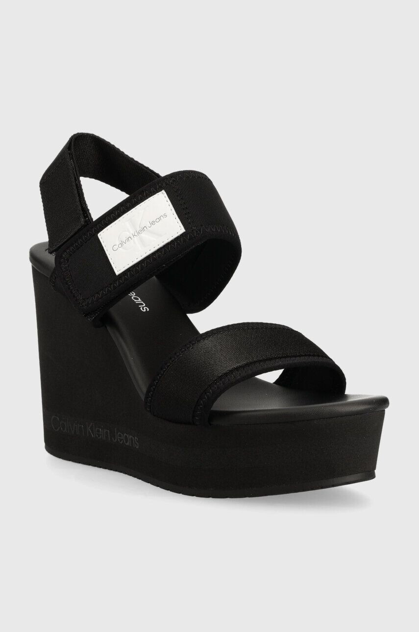 Calvin Klein Jeans Сандали WEDGE SANDAL BADGE в черно със скосена платформа YW0YW01028 - Pepit.bg