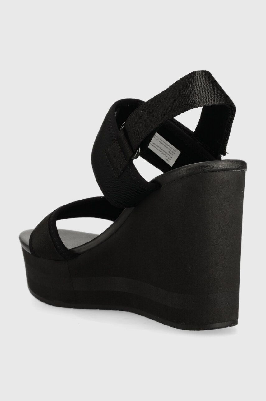 Calvin Klein Jeans Сандали WEDGE SANDAL BADGE в черно със скосена платформа YW0YW01028 - Pepit.bg