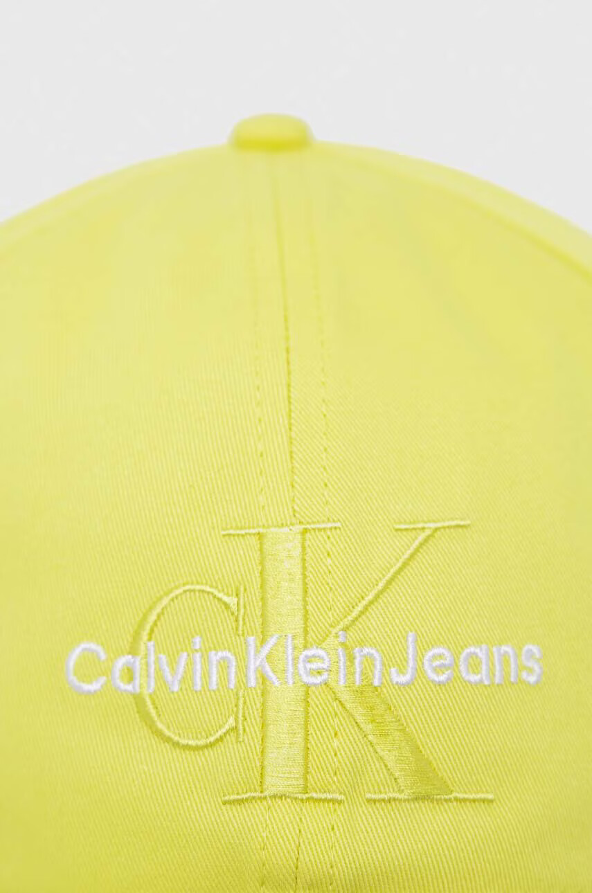 Calvin Klein Jeans Шапка в жълто с изчистен дизайн - Pepit.bg