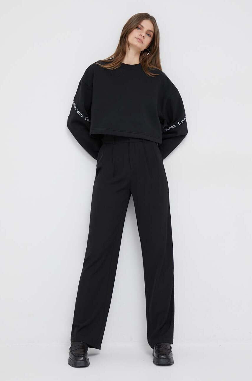 Calvin Klein Jeans Суичър в черно с апликация - Pepit.bg