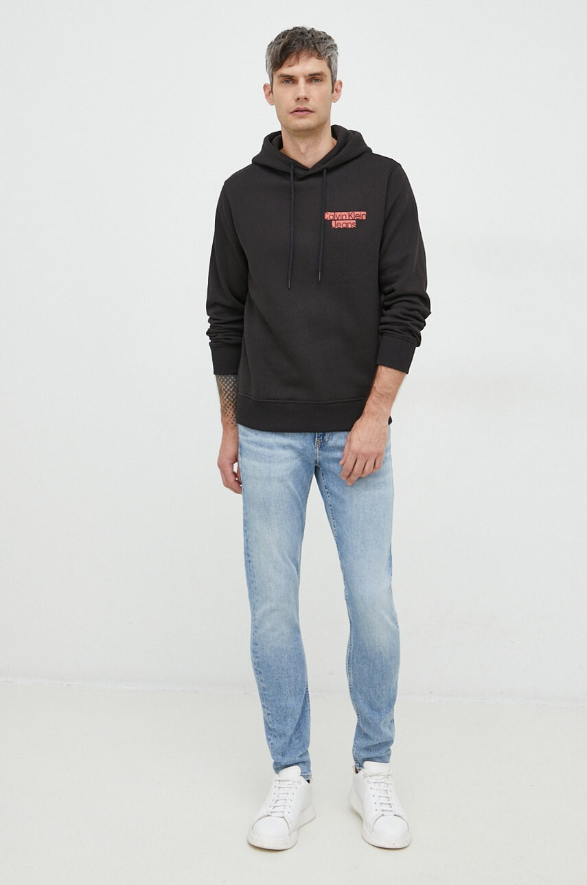 Calvin Klein Jeans Суичър в черно с качулка с принт - Pepit.bg