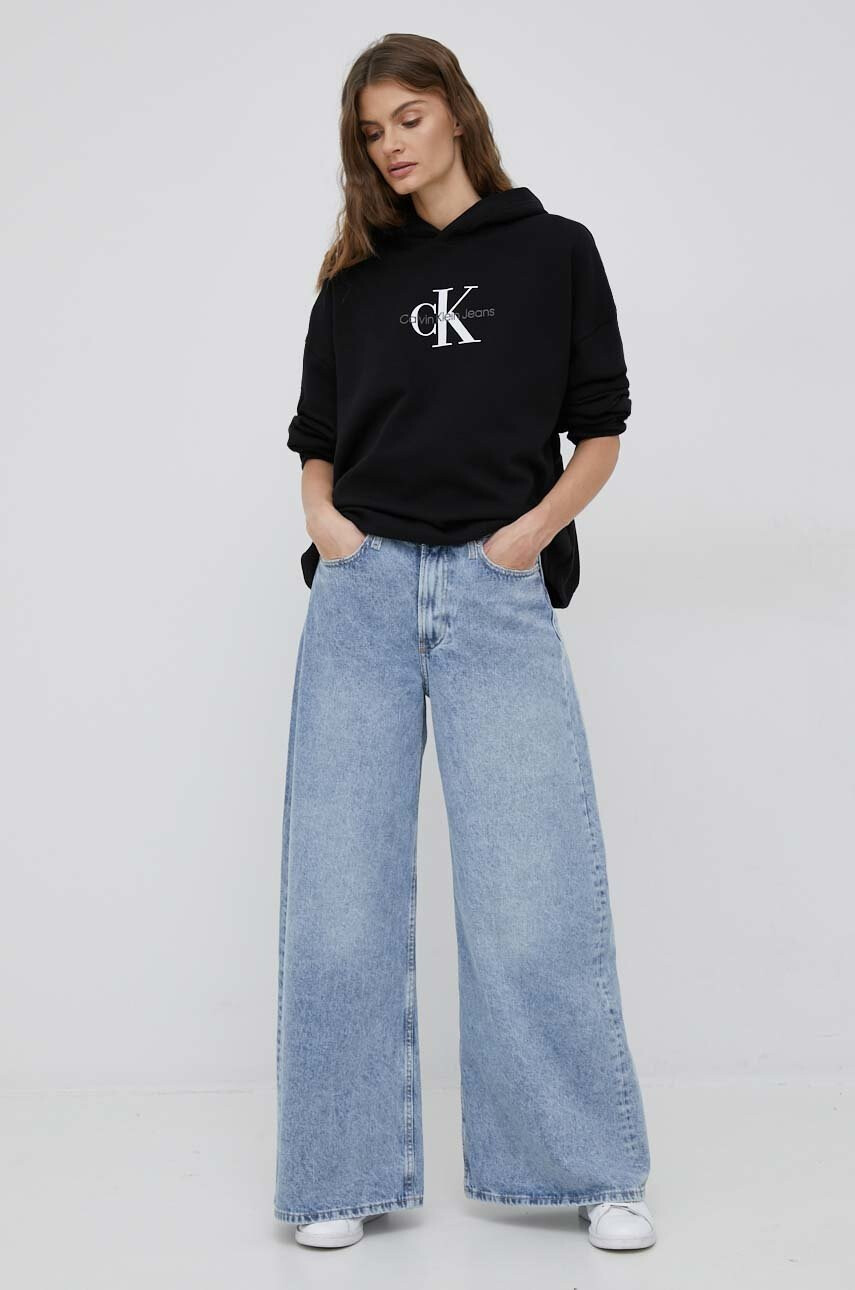 Calvin Klein Jeans Суичър в черно с качулка с принт - Pepit.bg