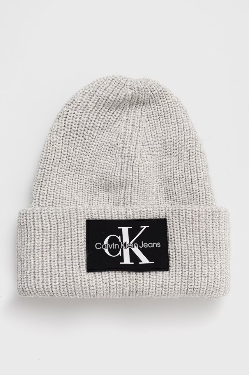 Calvin Klein Jeans Вълнена шапка - Pepit.bg