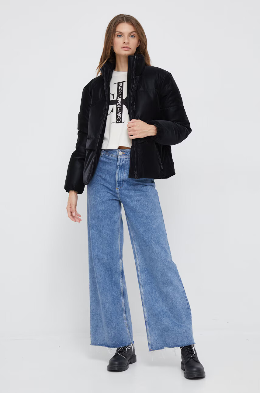 Calvin Klein Jeans Яке в черно със зимна изолация - Pepit.bg