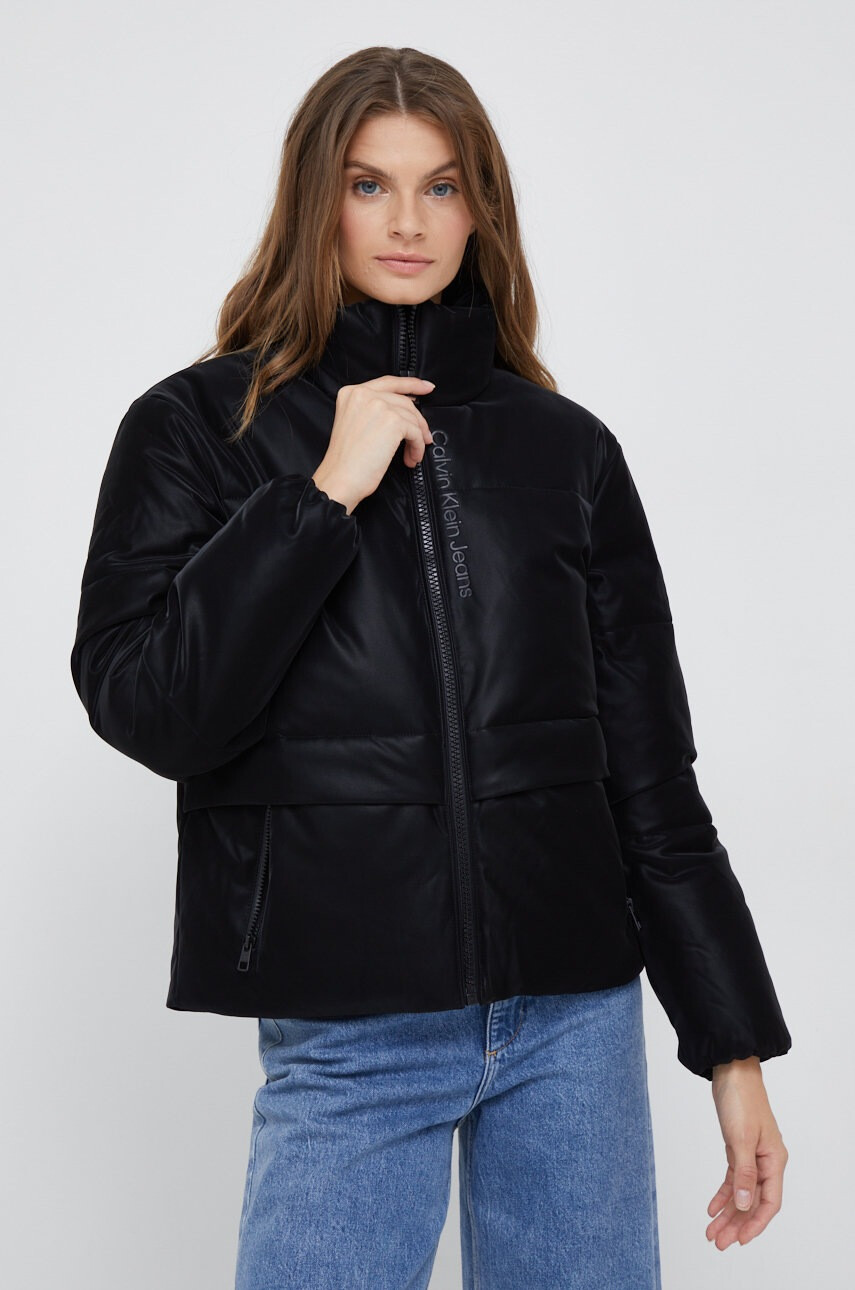 Calvin Klein Jeans Яке в черно със зимна изолация - Pepit.bg