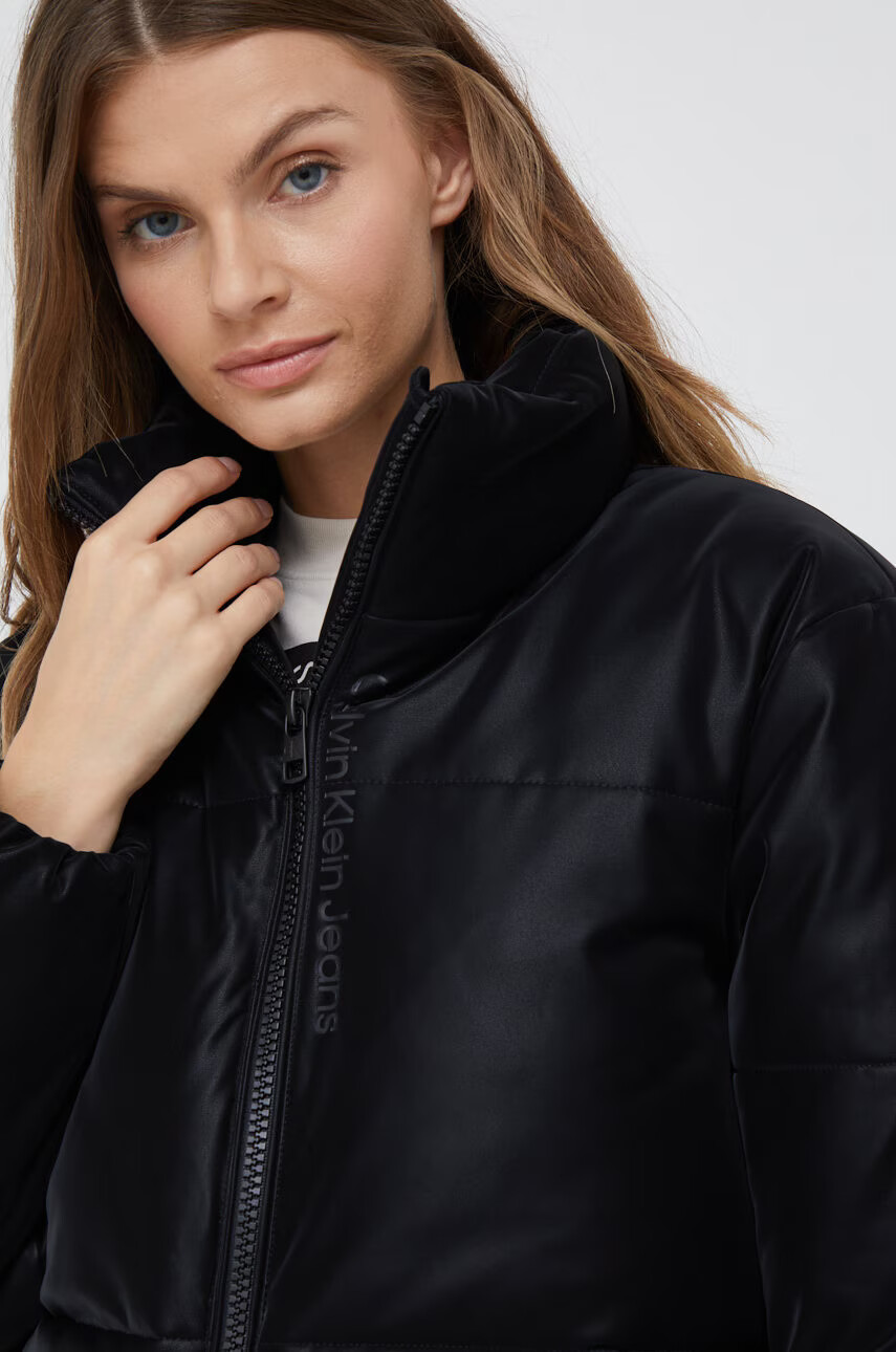 Calvin Klein Jeans Яке в черно със зимна изолация - Pepit.bg
