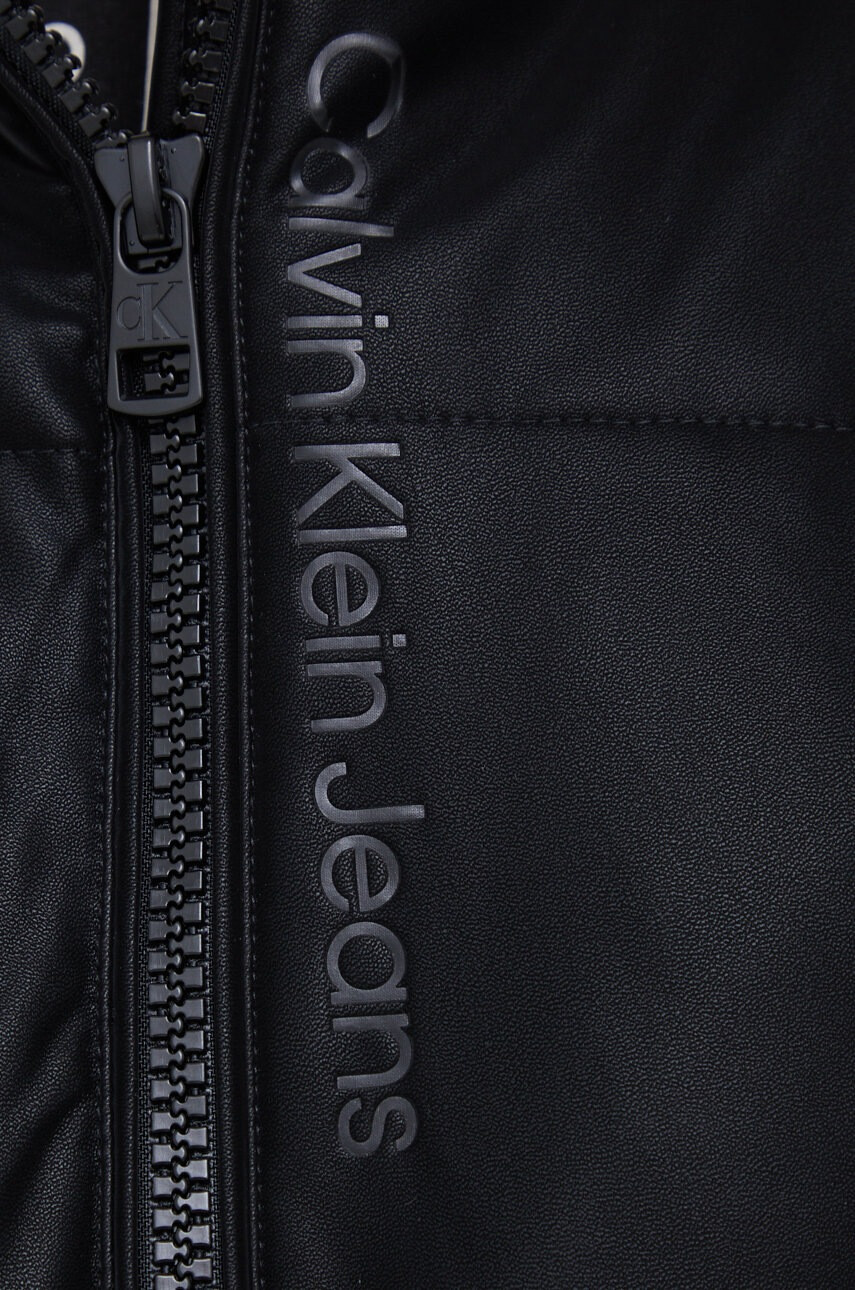 Calvin Klein Jeans Яке в черно със зимна изолация - Pepit.bg
