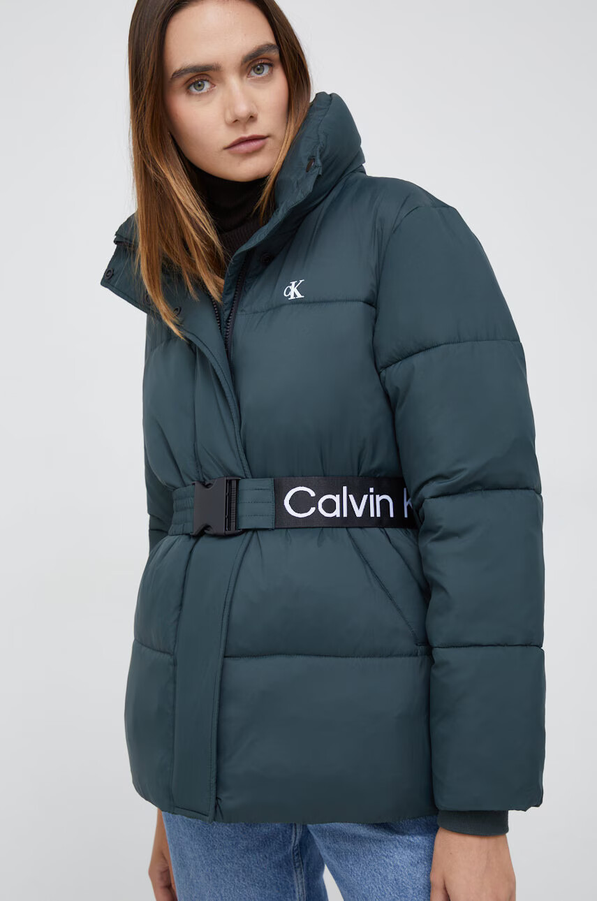 Calvin Klein Jeans Яке в зелено със зимна изолация - Pepit.bg