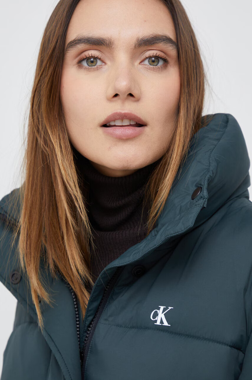 Calvin Klein Jeans Яке в зелено със зимна изолация - Pepit.bg